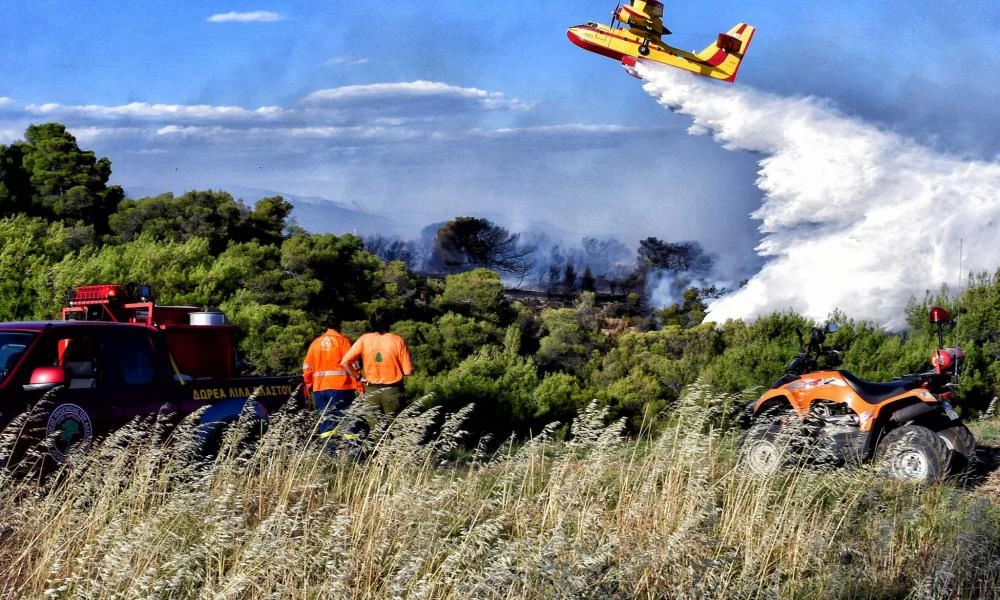 Λασίθι: Σε ύφεση η μεγάλη φωτιά που απείλησε οικισμούς